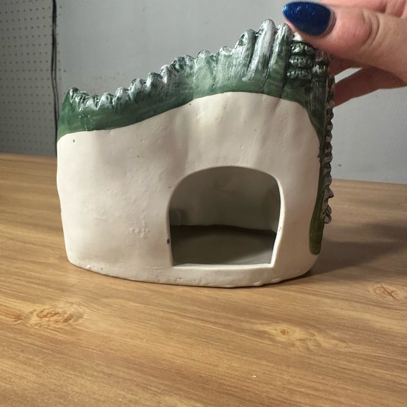 Weighted Christmas winter scene with trees and snowman - decor and candle holder - Picture 2 of 3